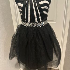 Strapless Black & White Tulle Party Dress with Rhinestone Waist – Women’s Small